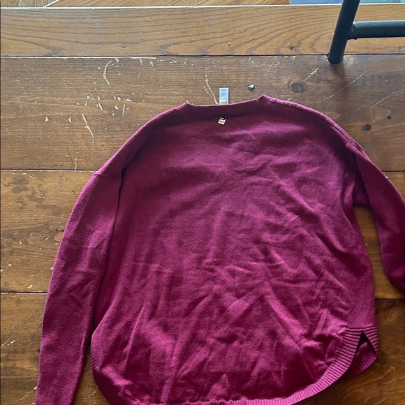 Elegant V-Neck Long Sleeve Top - Burgundy - Picture 3 of 4